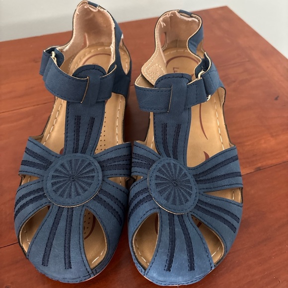 Luo Ge Blue Comfort Sandals Velcro Strap Fits 8–8.5 - Picture 4 of 9